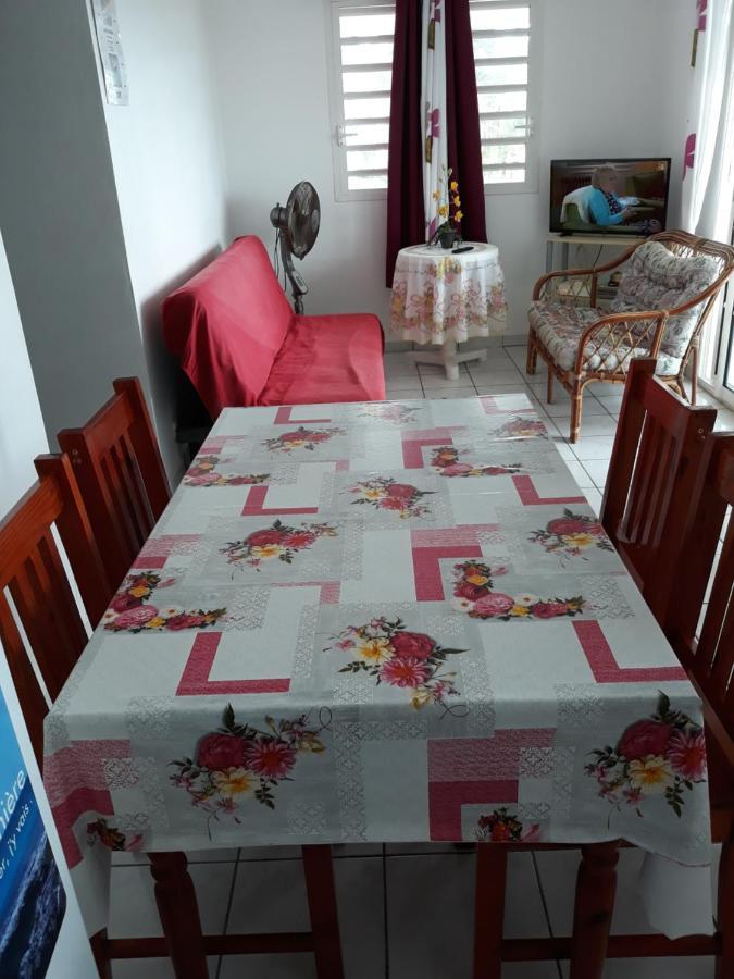 Villa Kazaluce - Appartement 2 Chambres Le Moule Kültér fotó