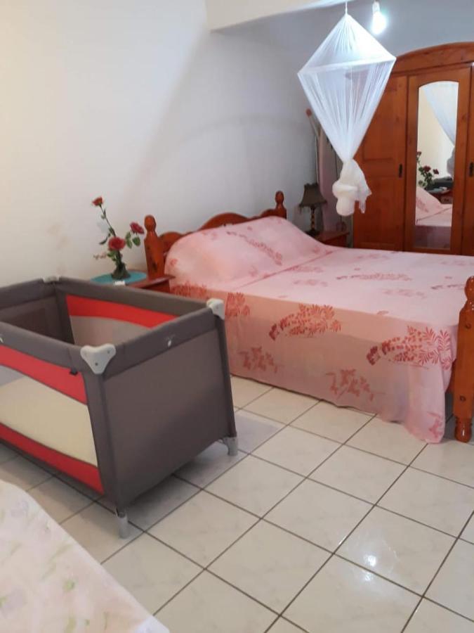 Villa Kazaluce - Appartement 2 Chambres Le Moule Kültér fotó